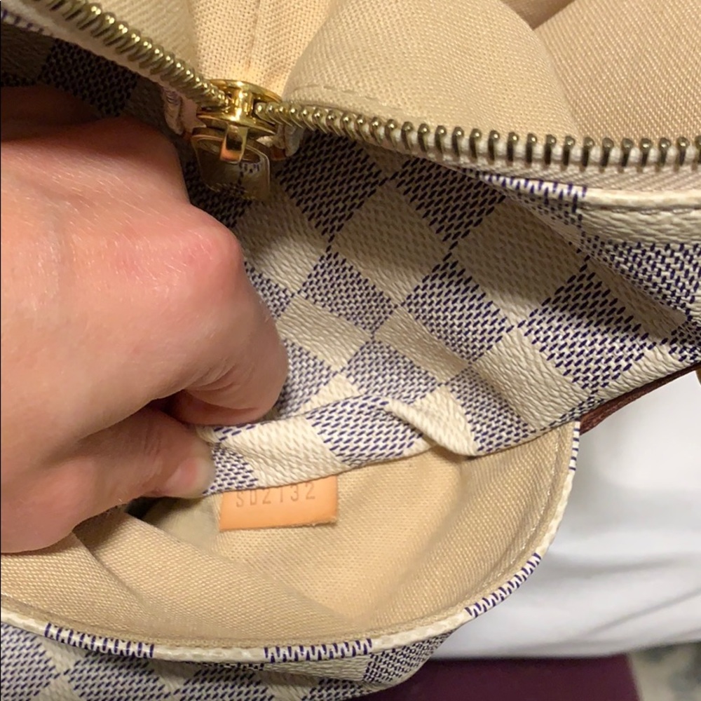 LV damier azure Totally PM- MOVING MUST SELL - Picture 5 of 10